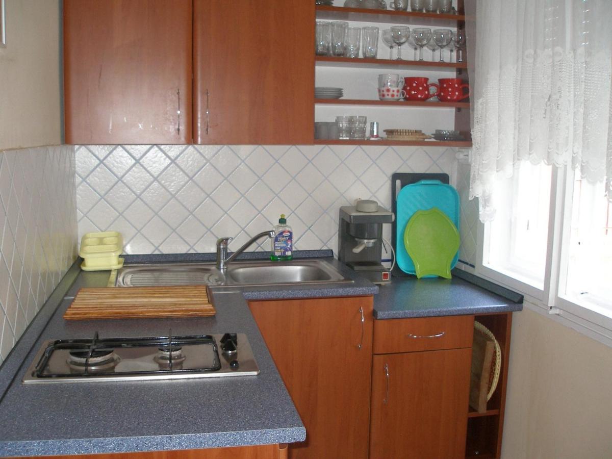 Holiday Home In Balatonkeresztur 19455 Kamer foto